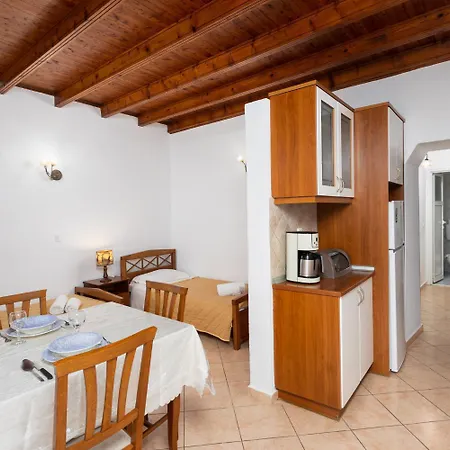 Apartment Dinos Katavolos