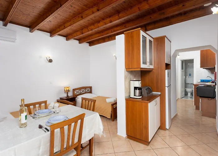 Apartament Dinos Katávolos